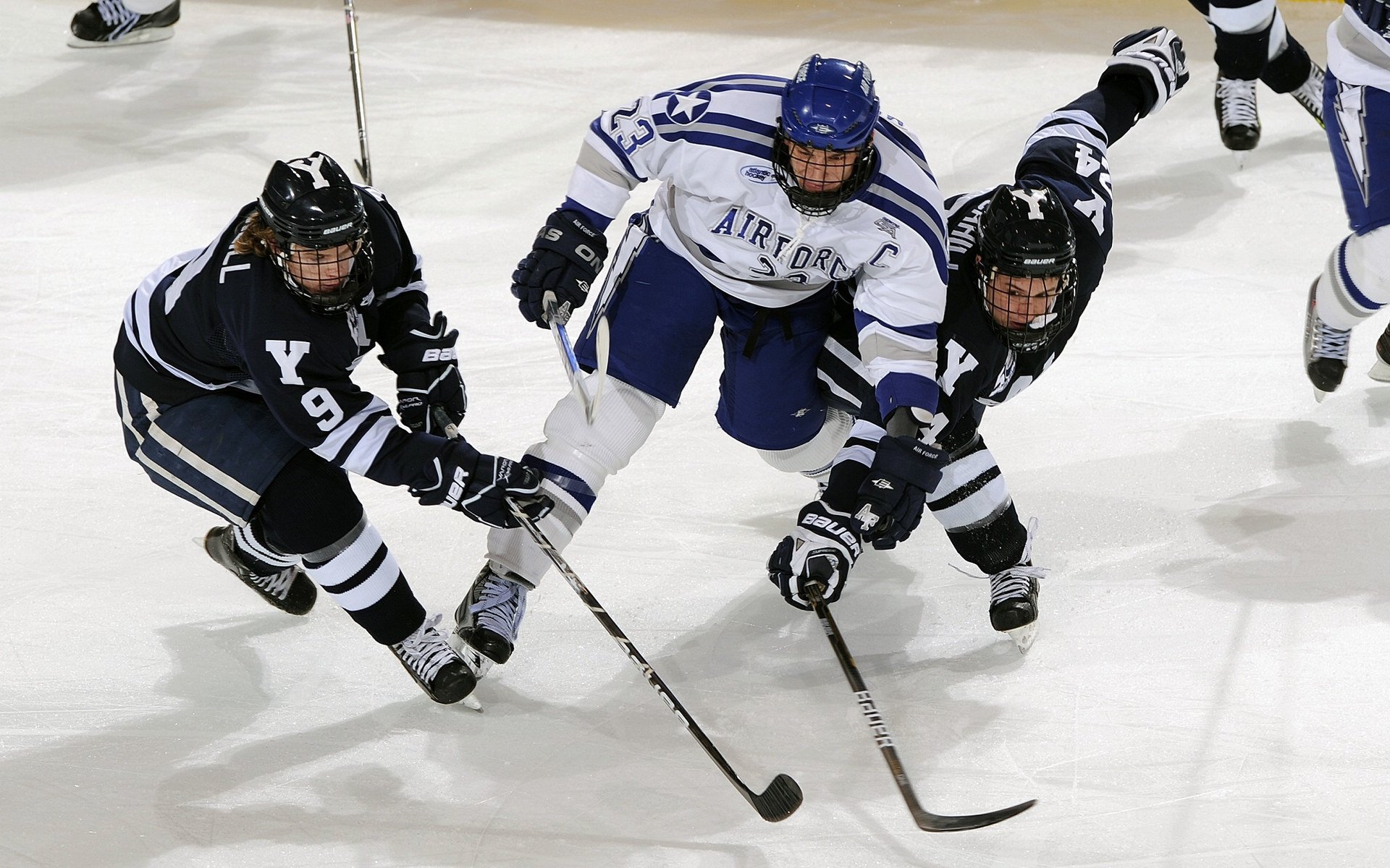 “青训营地引入虚拟仿真技术，训练效果显著提升”，虚拟训练系统
