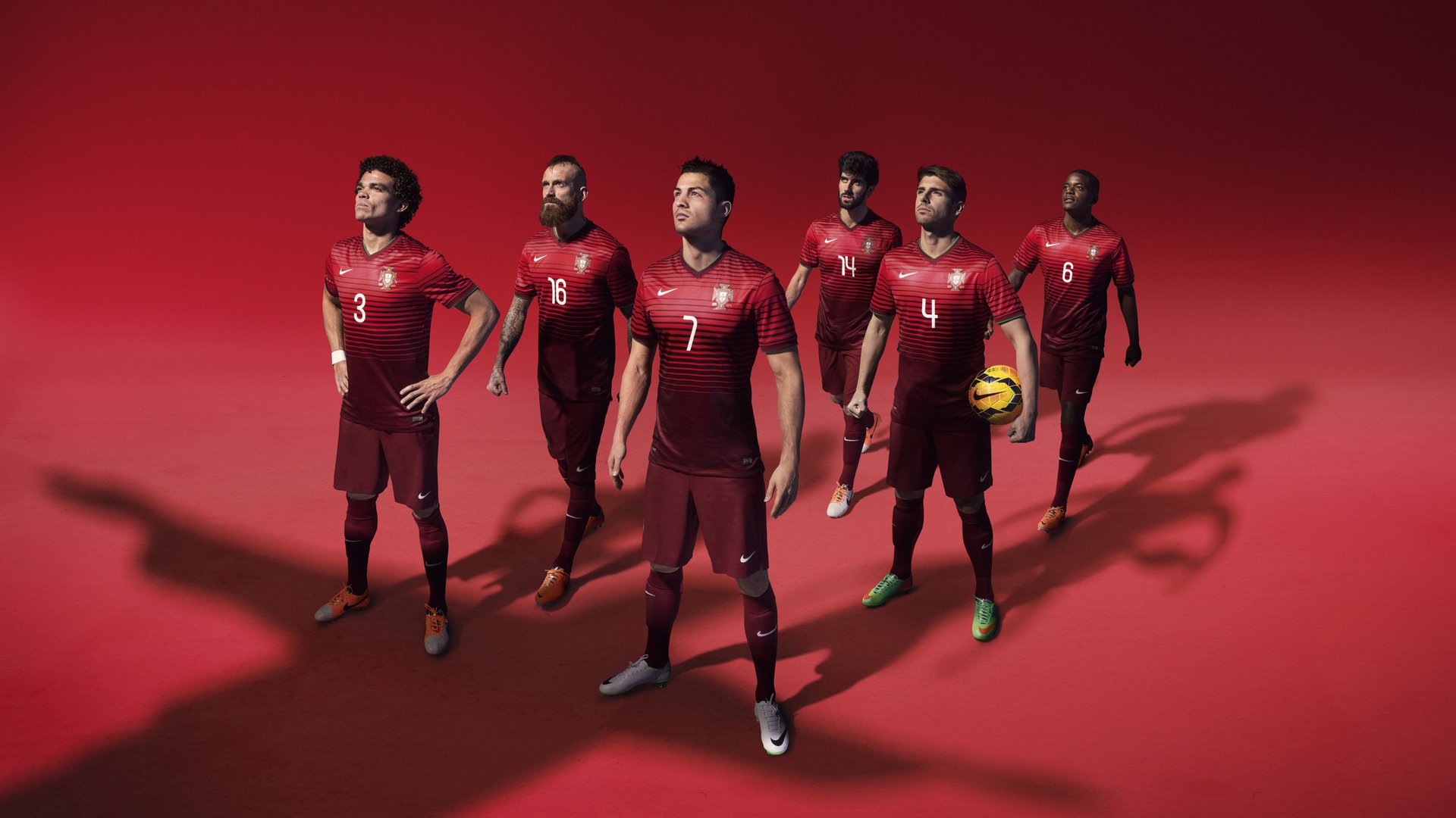 “青训营地配备专业心理辅导，关注少年身心健康”，青训营介绍